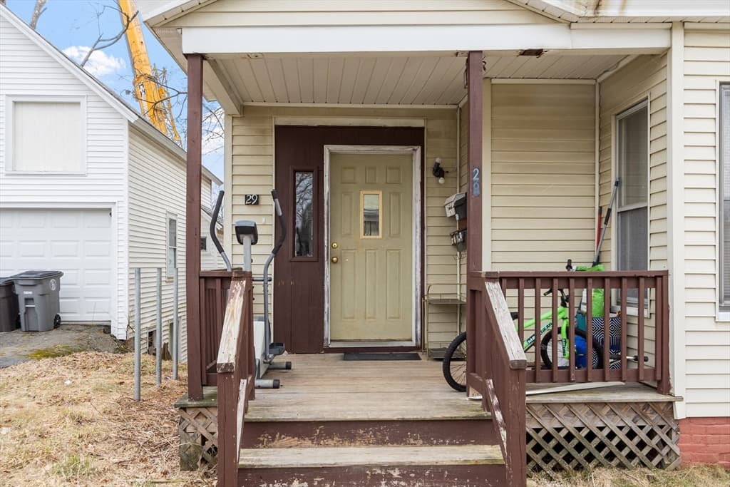 29 Osgood St photo 4