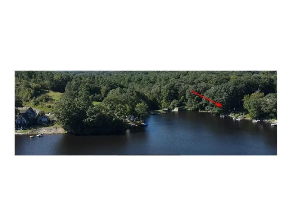 61 Hollywood Dr photo 2