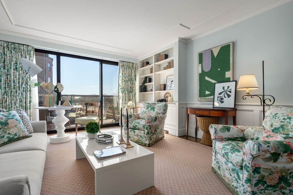 180 Beacon #3D&E photo 2