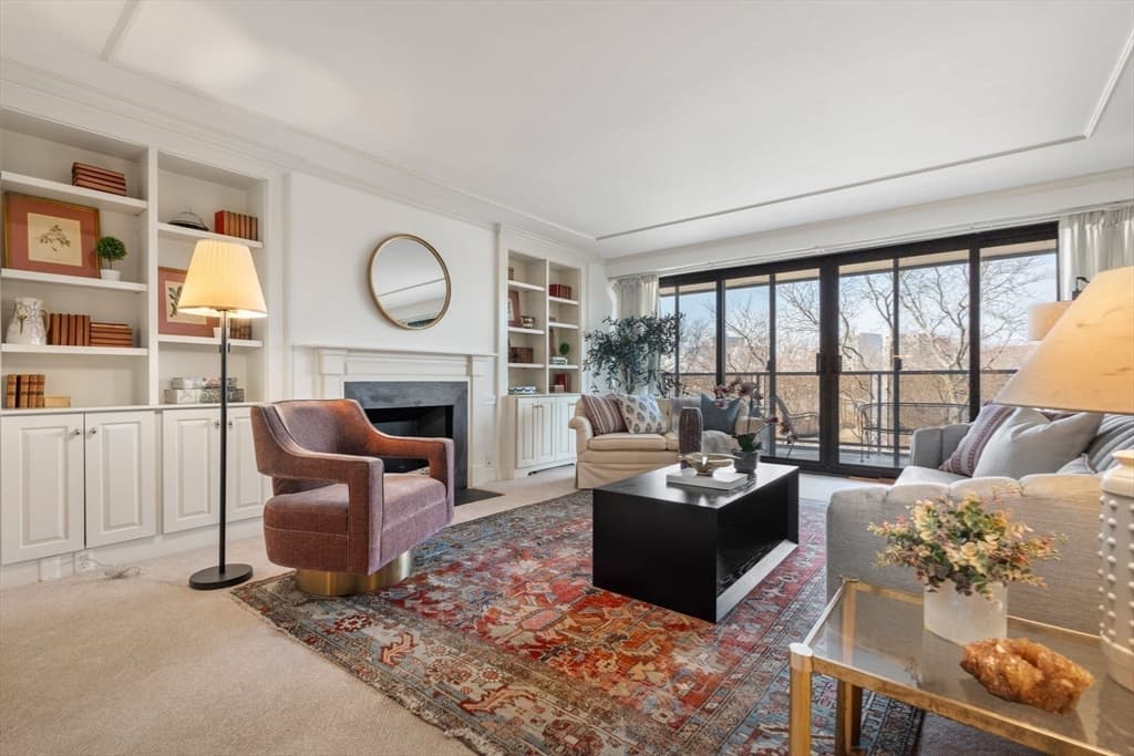 180 Beacon #3D&E photo 3