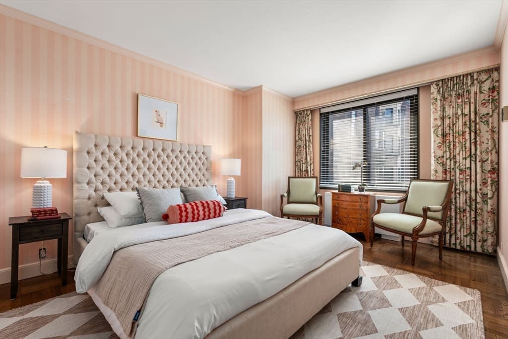 180 Beacon #3D&E photo 5