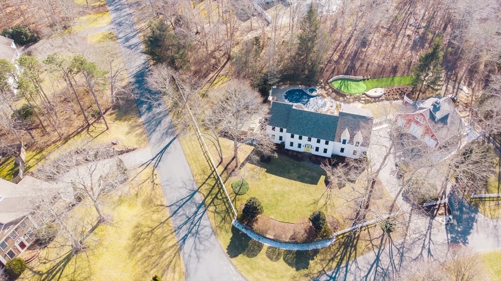 11 Old Farm Ln