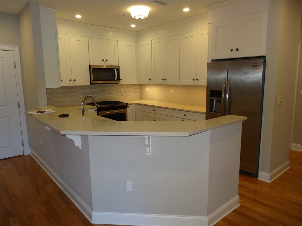 2 Inwood #3002 photo 2