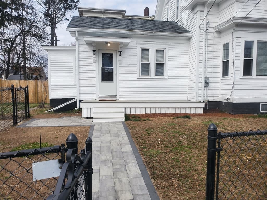 97 Laureston St photo 5