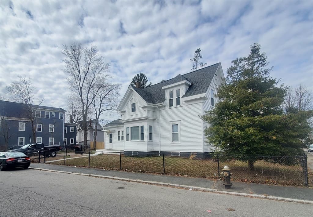97 Laureston St photo 4