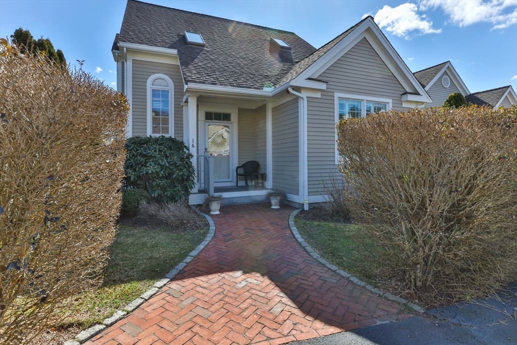 16 Quinns Way #16 photo 2