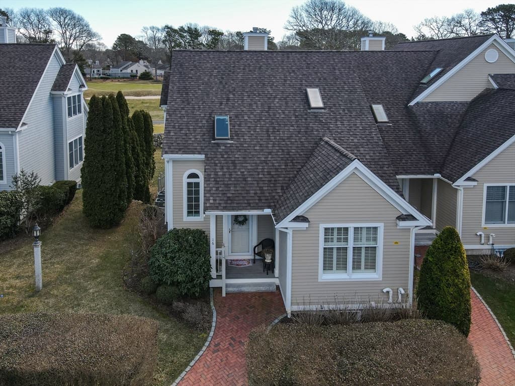 16 Quinns Way #16