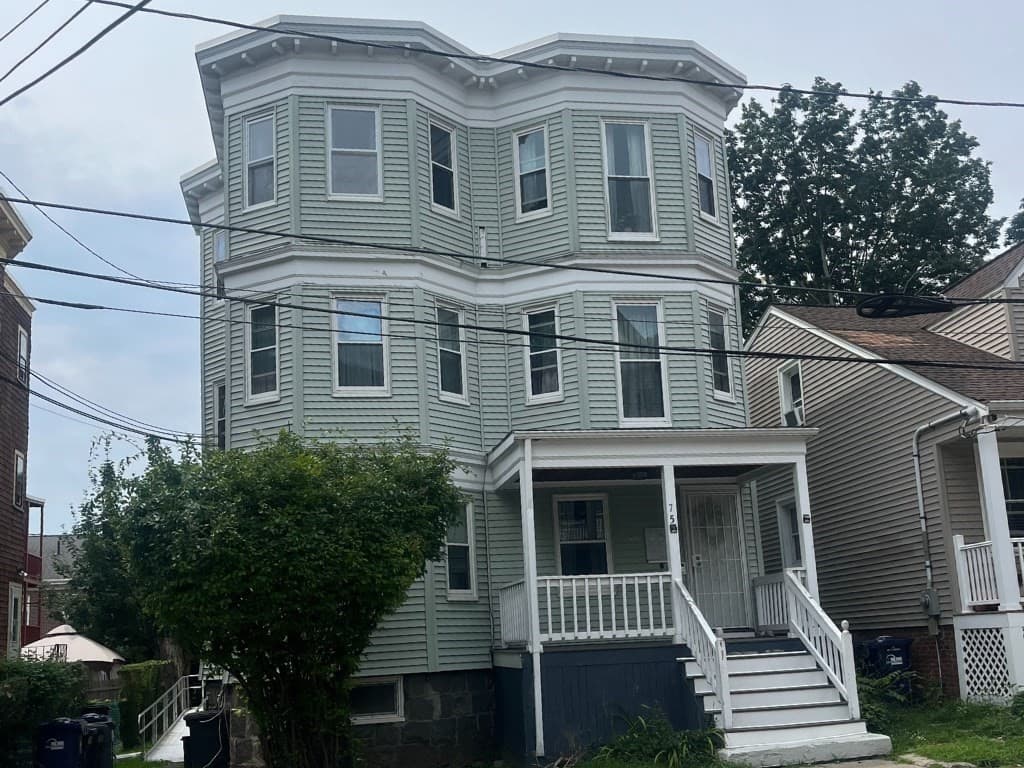75 Nelson St #3