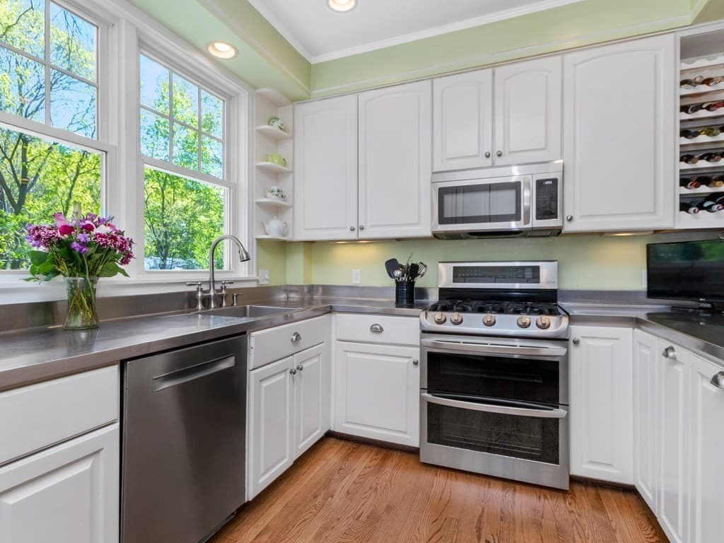 17 Norwood Ave photo 3