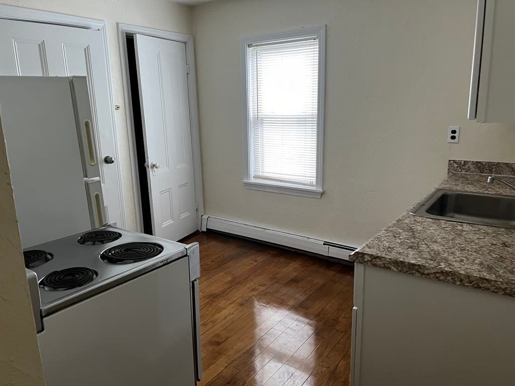 119 Myrtle Street #4 photo 3