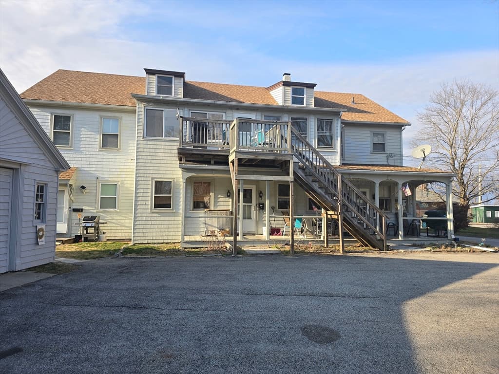 38 Ray St #3