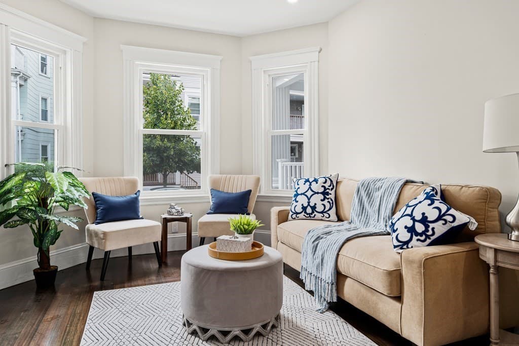 16 Hallam Street #2 photo 2