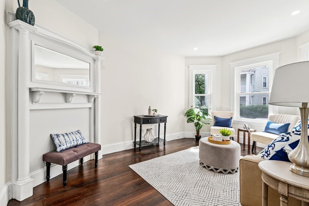 16 Hallam Street #2 photo 3