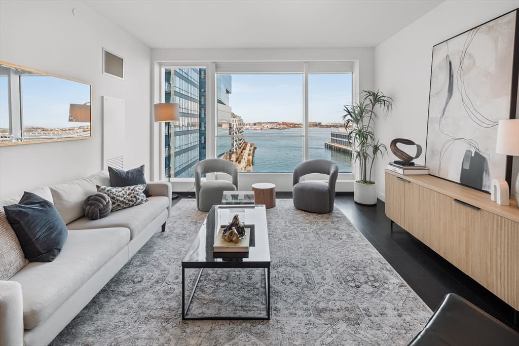 150 Seaport Blvd #10C photo 3