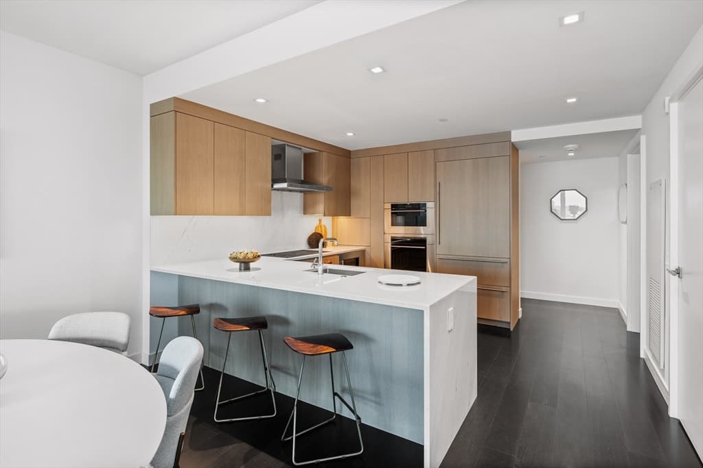 150 Seaport Blvd #10C photo 5