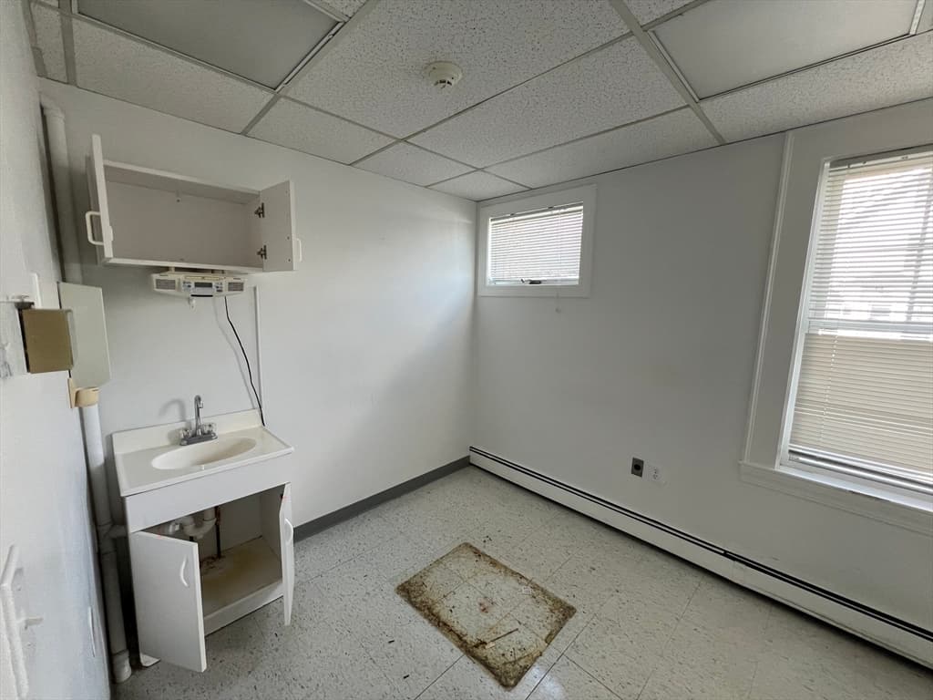 802 Main St - First Floor Walk-In #1 photo 4