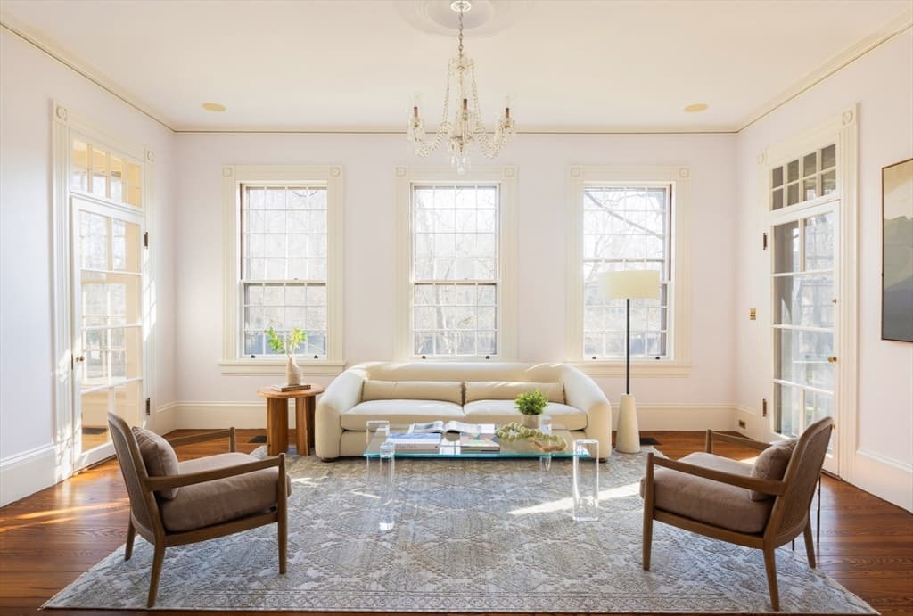 167 Brattle St photo 5