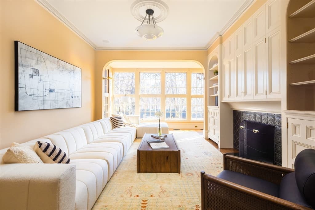 167 Brattle St photo 4