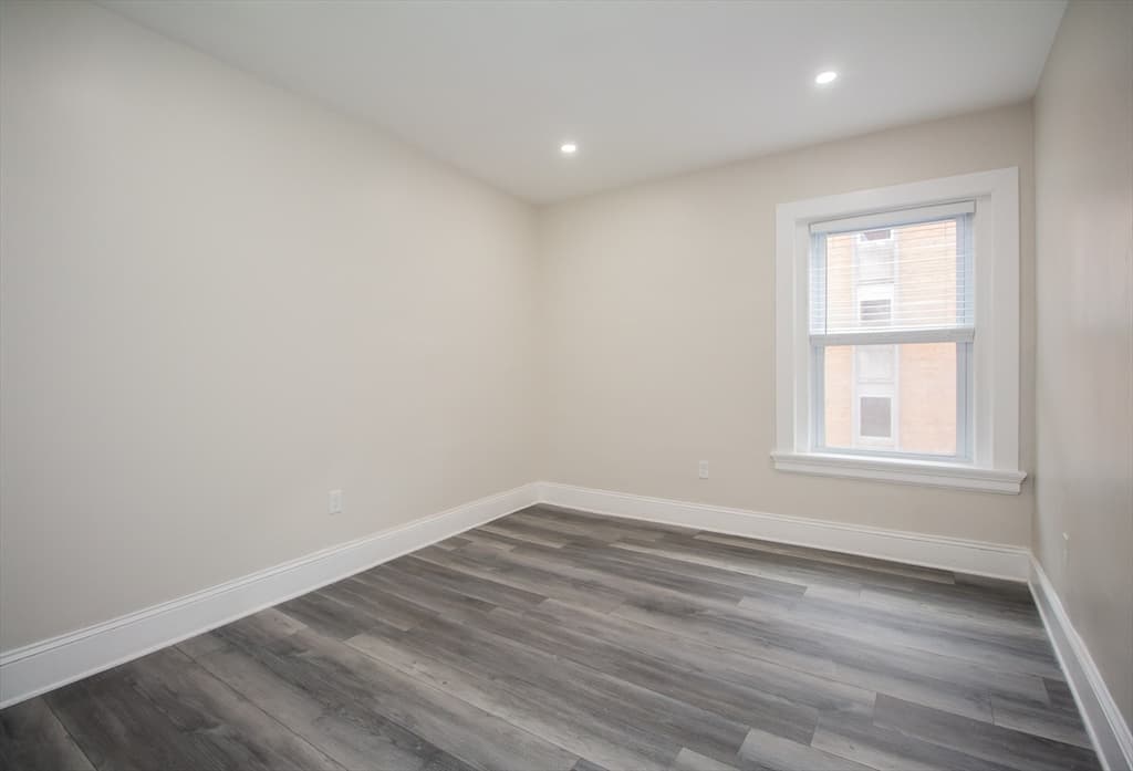 18 Walnut St #5 photo 4
