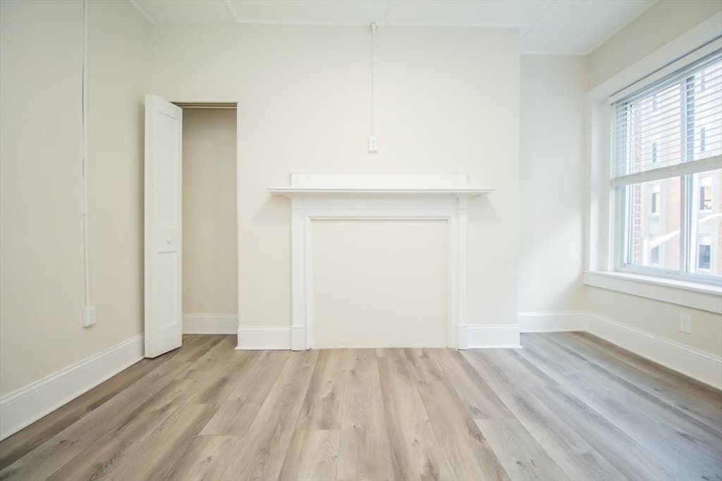 18 Walnut St #6 photo 3