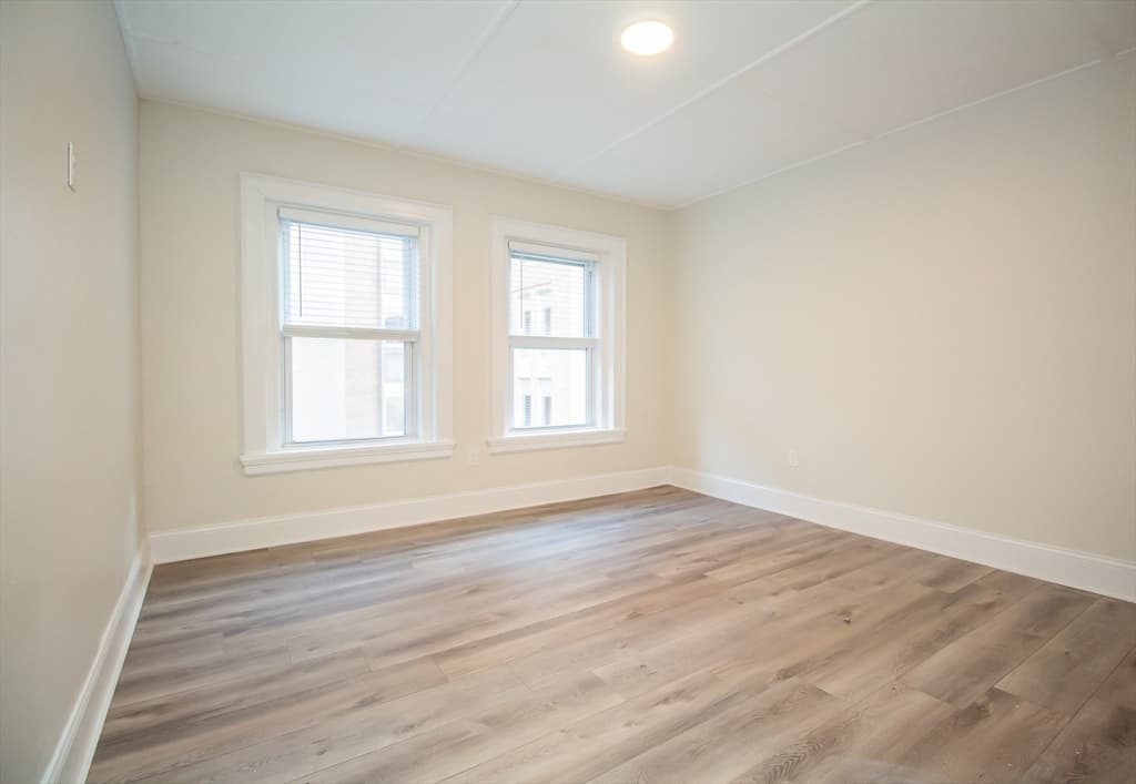 18 Walnut St #6 photo 4