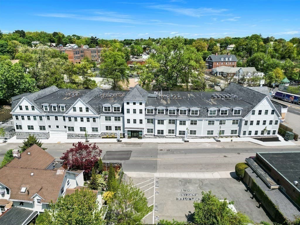 425 Lagrange Street #304