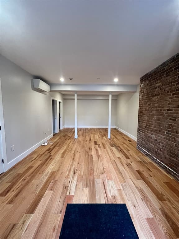 1776 Beacon #C photo 3