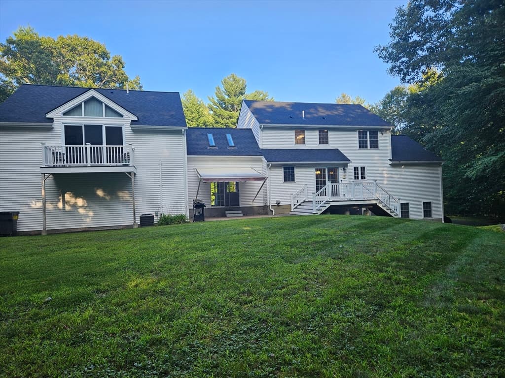 14 Marilyn Dr photo 4