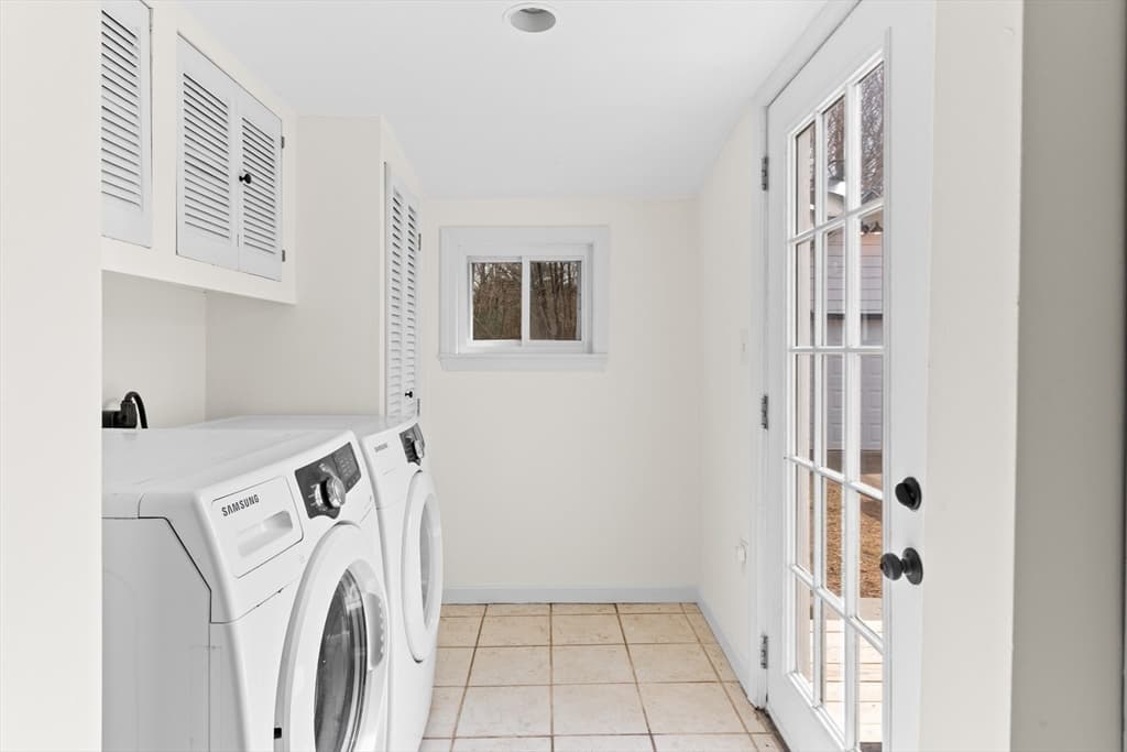 589 South St. photo 5