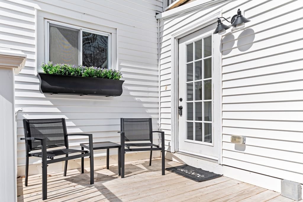 589 South St. photo 4
