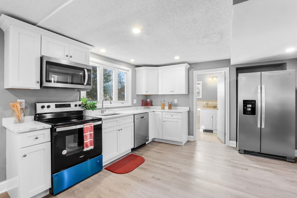 469 Middleboro Ave