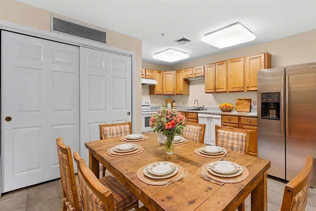 34 Meeting House Ln #109 photo 2