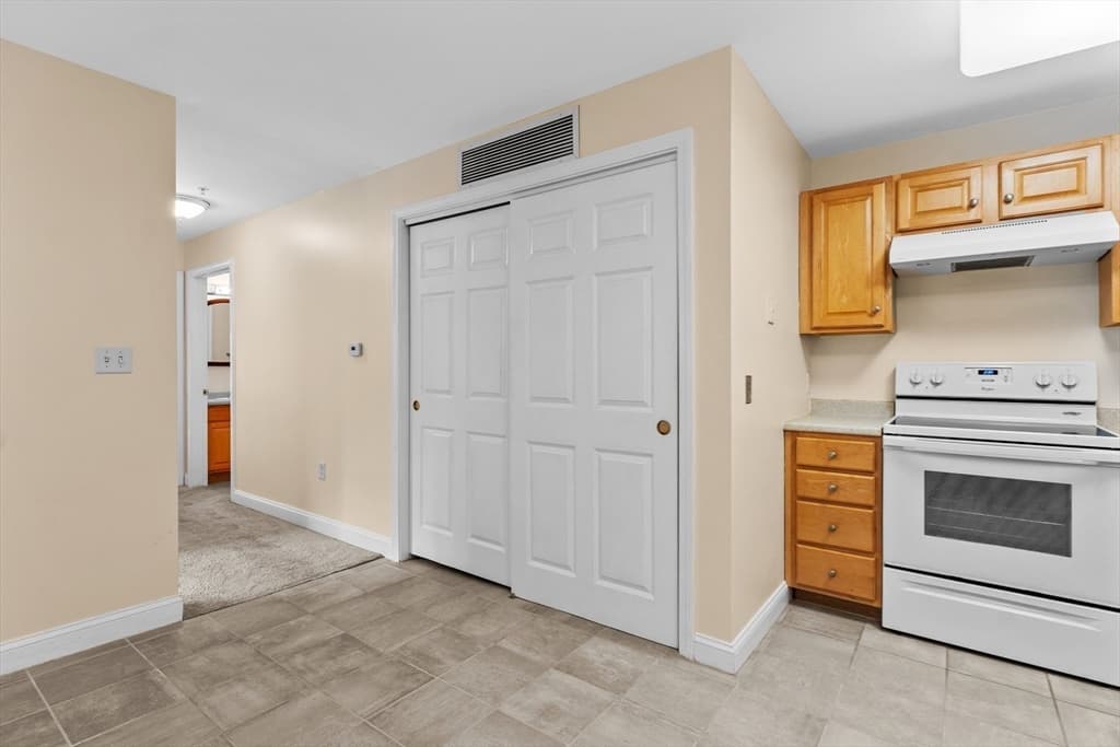 34 Meeting House Ln #109 photo 4