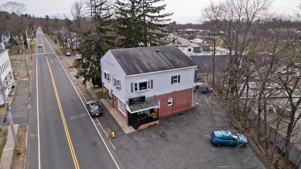 33 Prospect St photo 2