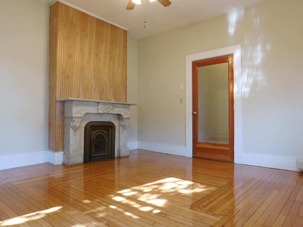 10 King Street #1 photo 2