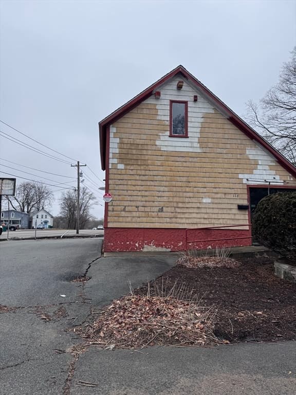 116 Fisher St photo 5