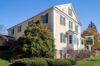 10 Common Rd photo 3