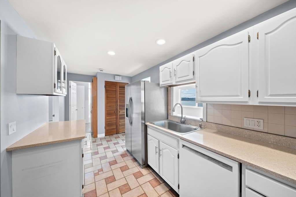 7 Dorchester St #3 photo 2