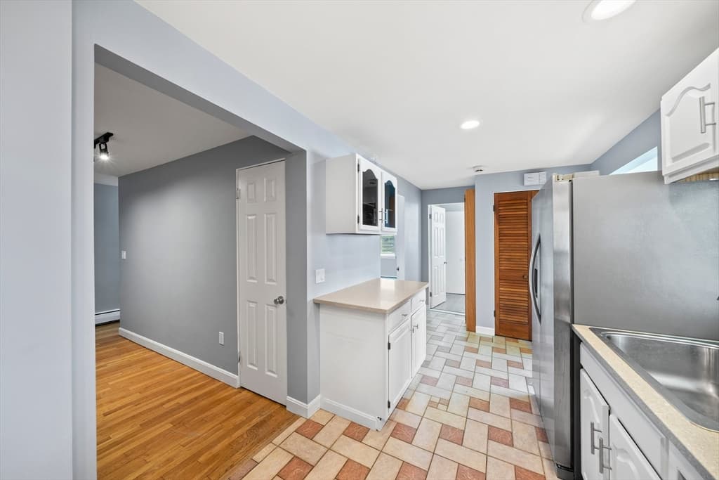 7 Dorchester St #3 photo 3