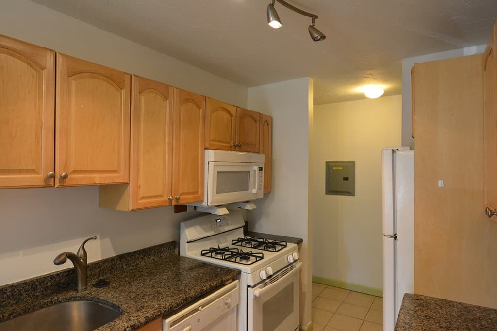 36 Shrewsbury Green Dr #E photo 3