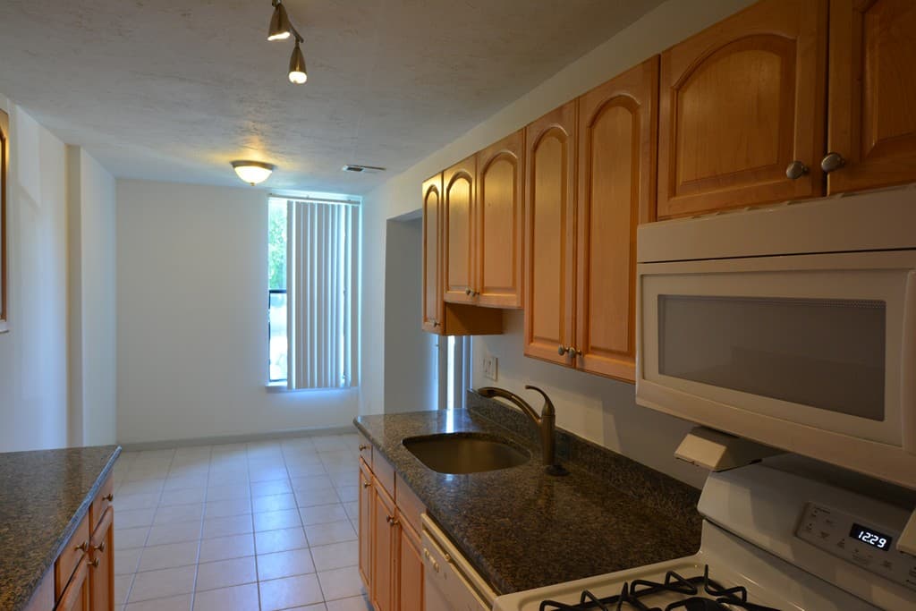 36 Shrewsbury Green Dr #E photo 4