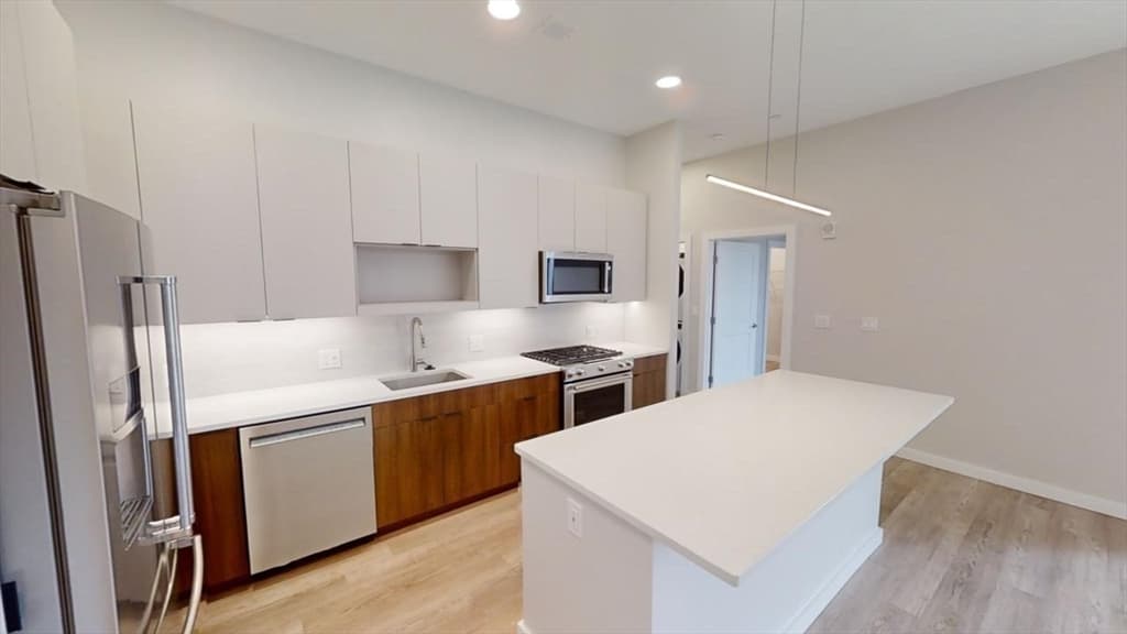 20 Fourth Ave #543