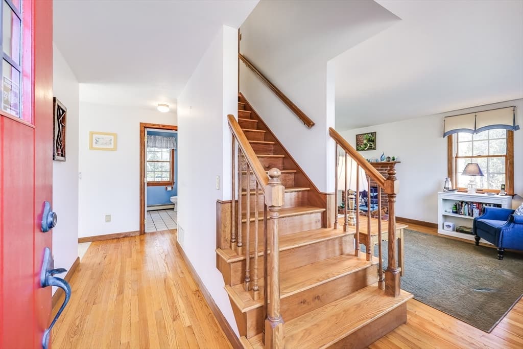 117 Lakeside Dr photo 3