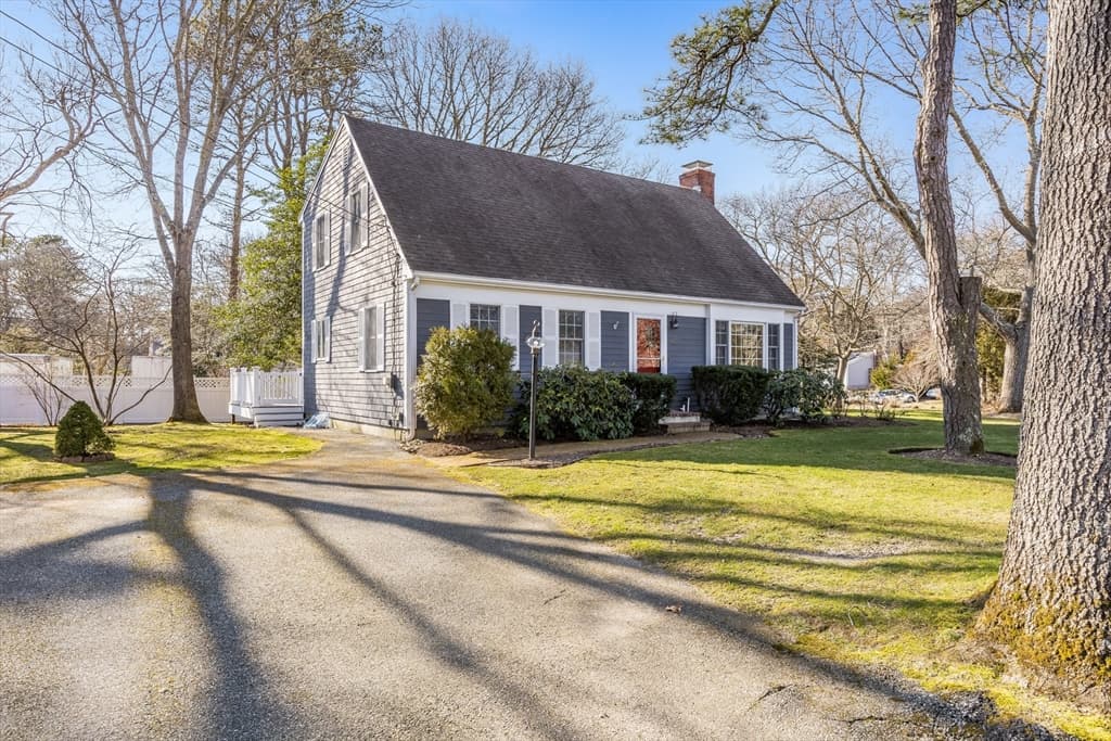 117 Lakeside Dr