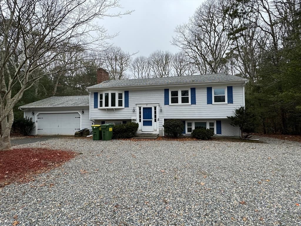 87 Fuller Rd