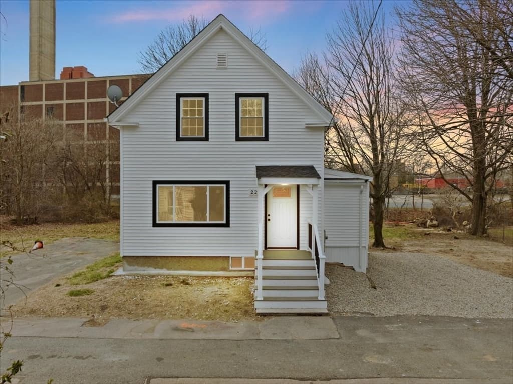 22 Peckham Ave photo 2