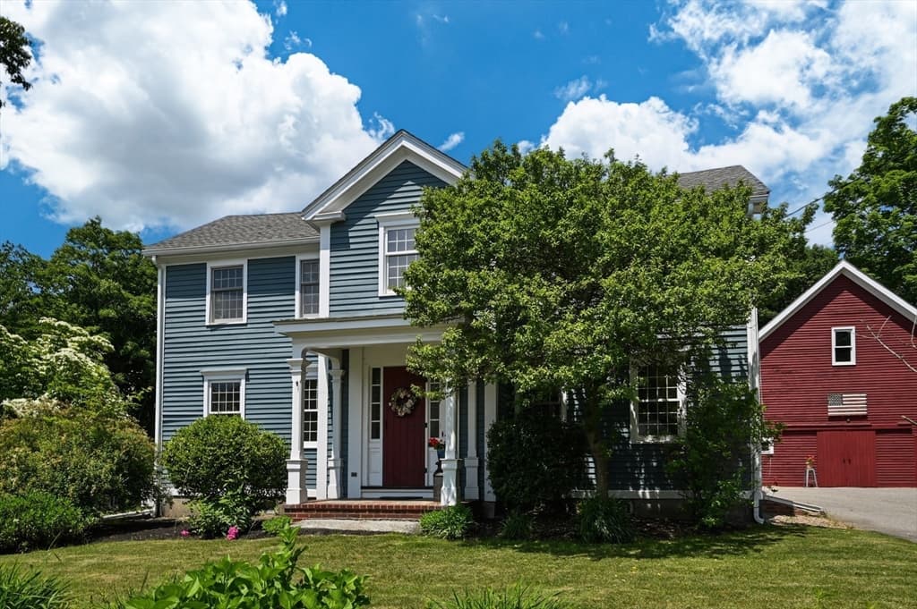 24 Salem St