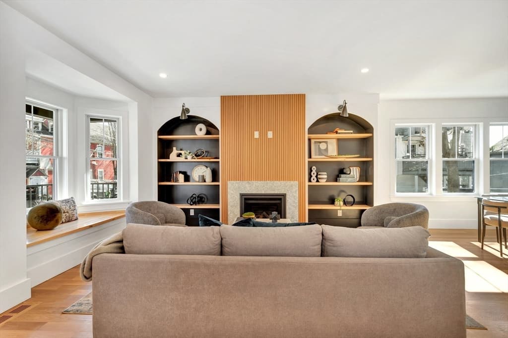 8 Berkeley Street #-- photo 4