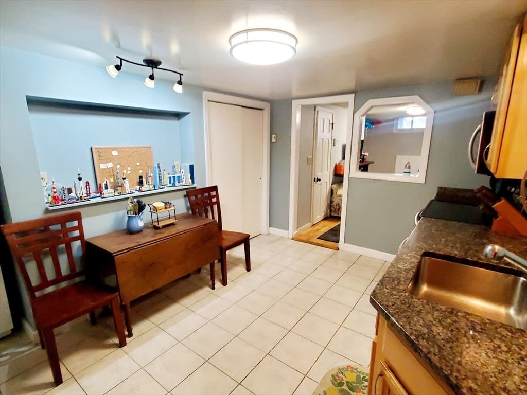 14 Monument St #B photo 3