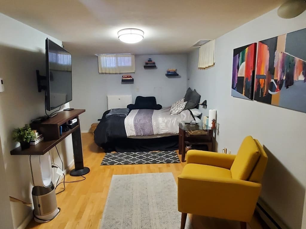 14 Monument St #B photo 5